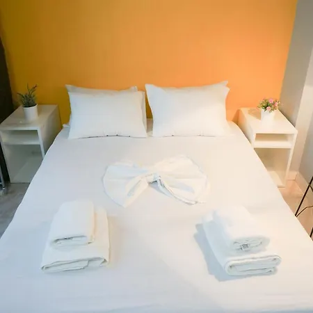 Entire Private House & Balcony @ Central Holiday home Fira (Santorini)
