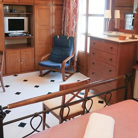 Entire Private House & Balcony @ Central Fira (Santorini)