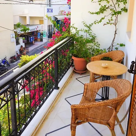 Entire Private House & Balcony @ Central Holiday home *
