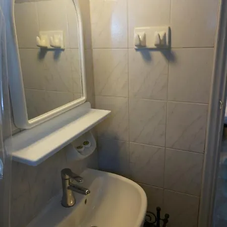 Holiday home Entire Private House & Balcony @ Central Fira (Santorini)
